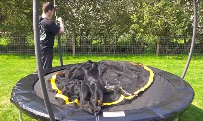 How to Set Up an 8 Foot Trampoline