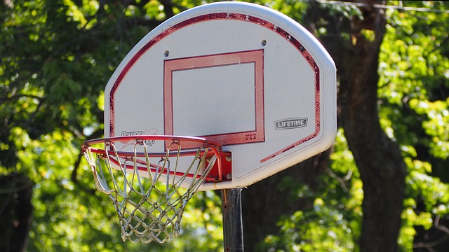 trampoline-basketball-hoop